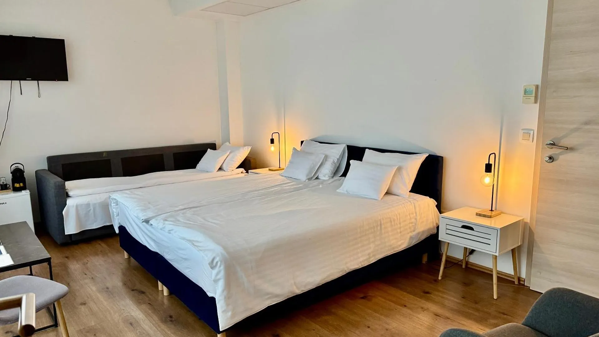 Rooftop City Residence With Deep Garage Budapest 3*,