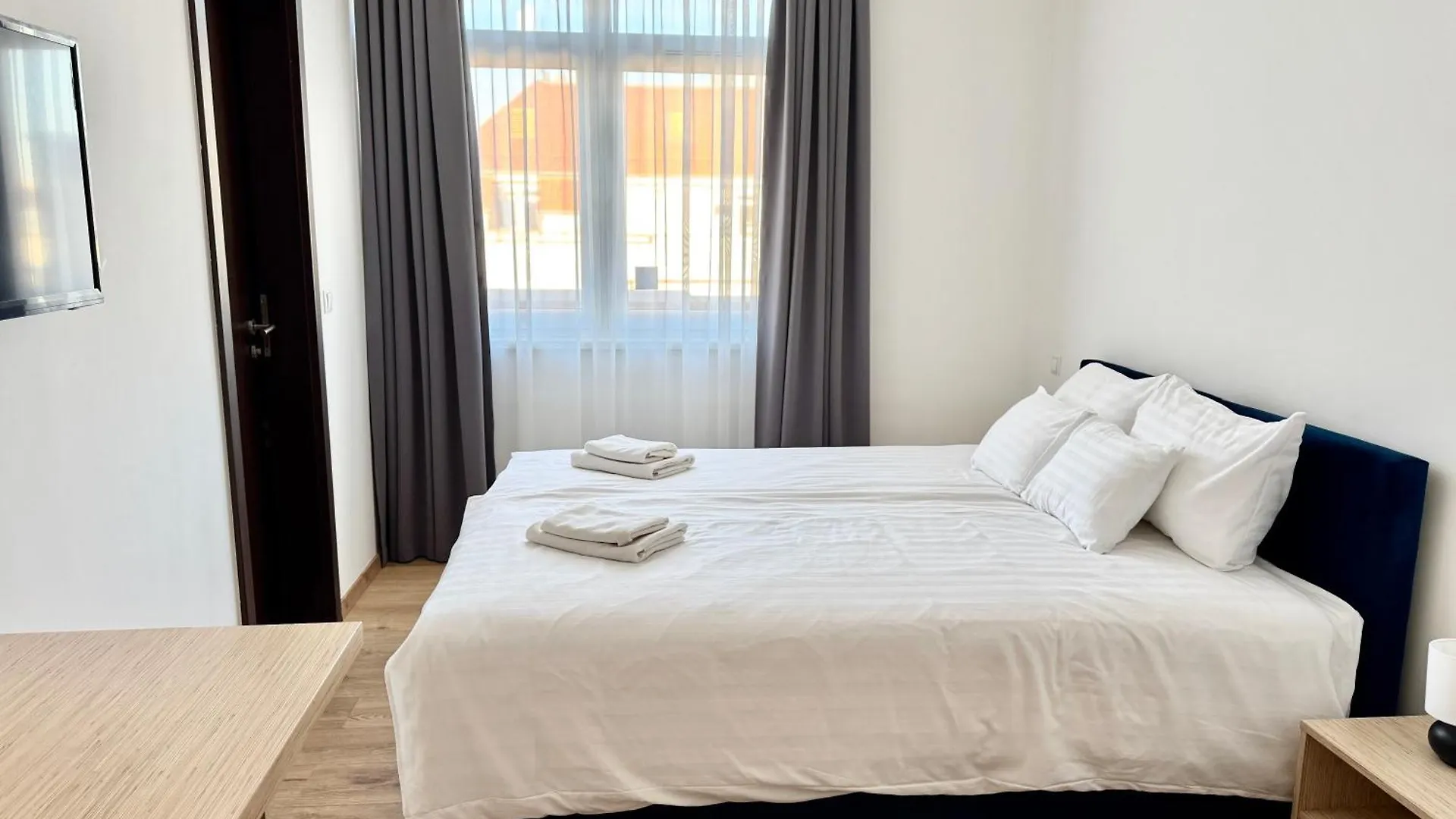 *** Hotel Rooftop City Residence With Deep Garage Budapest Hungary