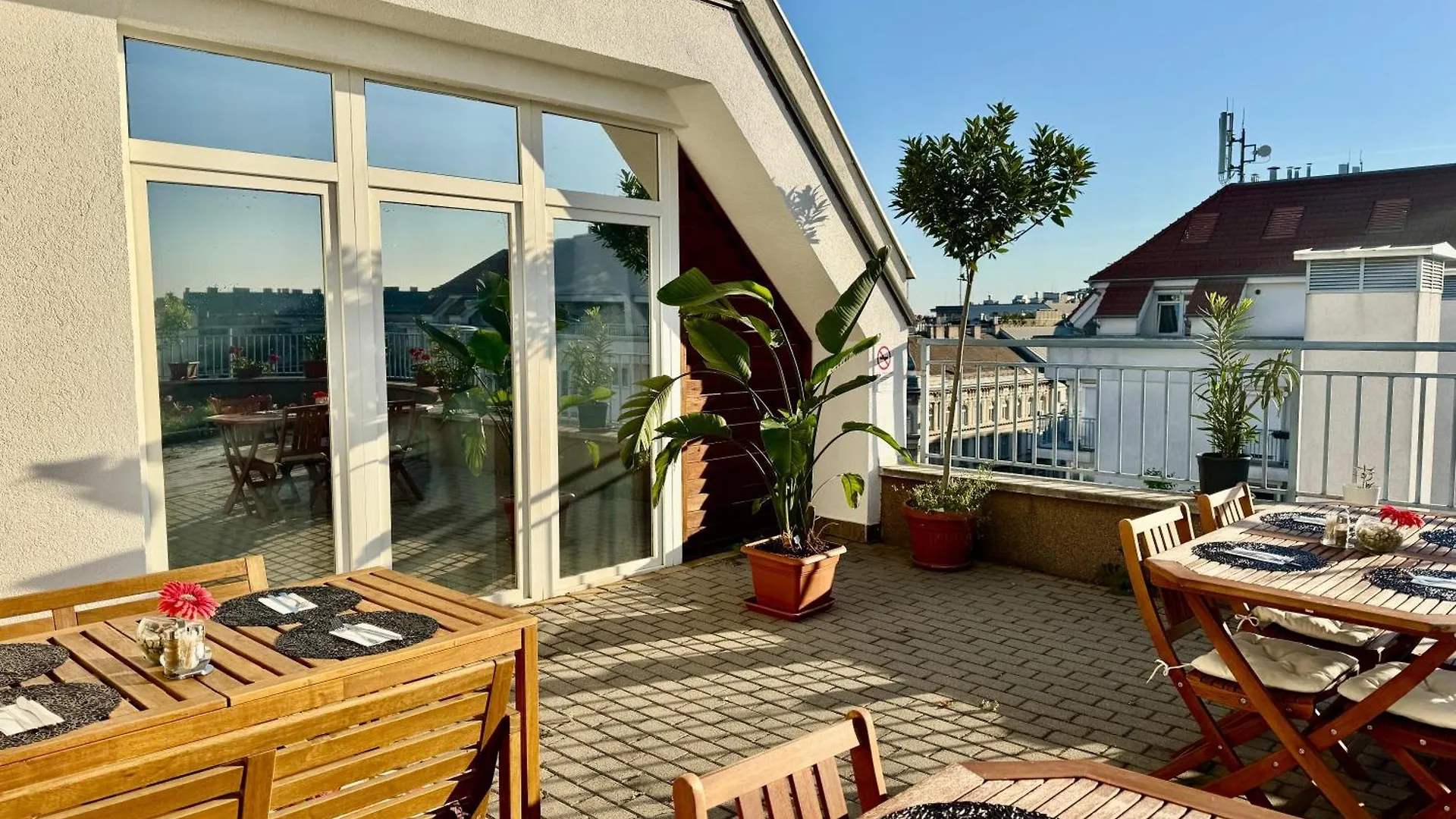 Rooftop City Residence With Deep Garage Budapest Hungary