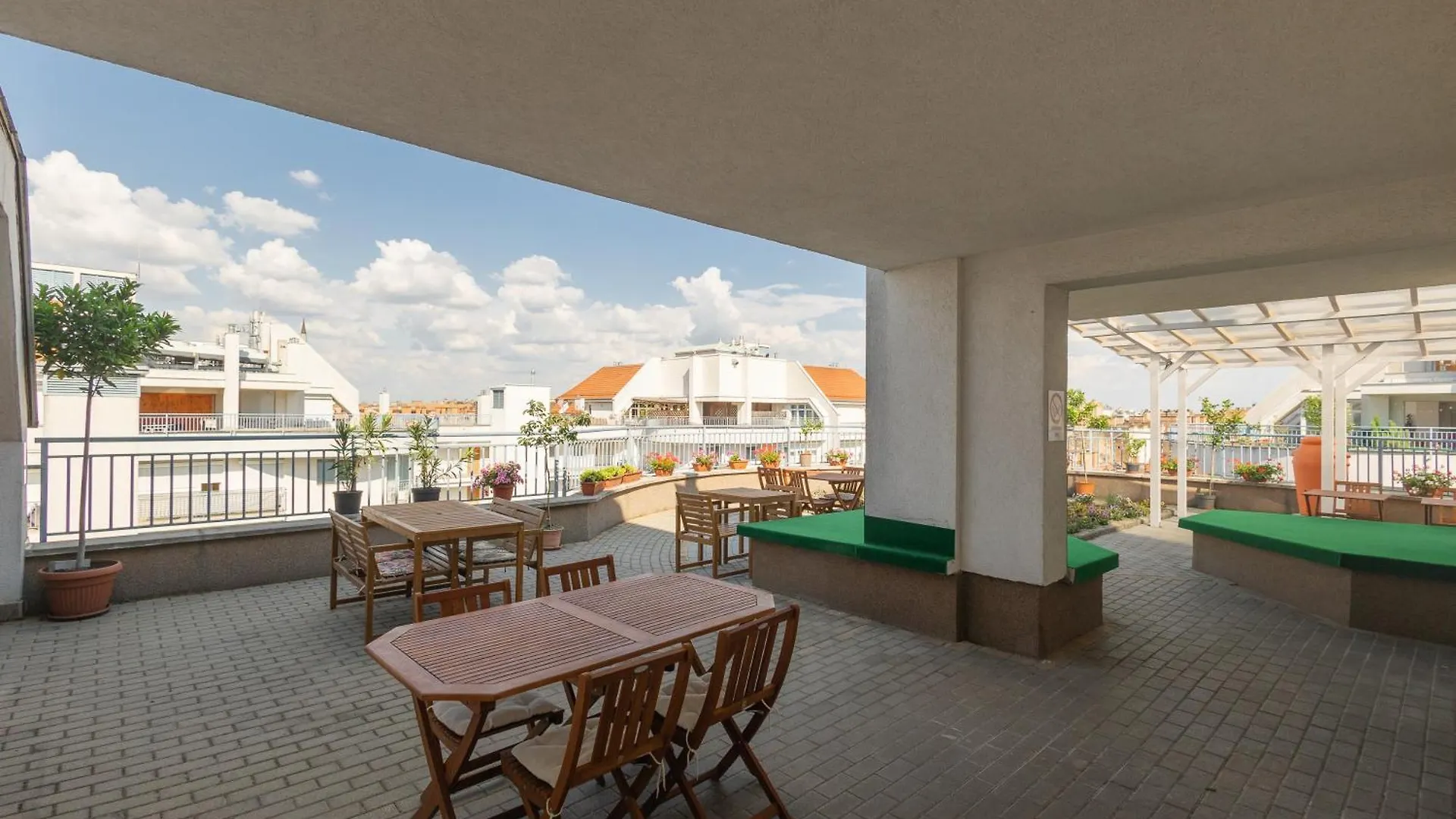 Rooftop City Residence With Underground Parking Budapest Hotel