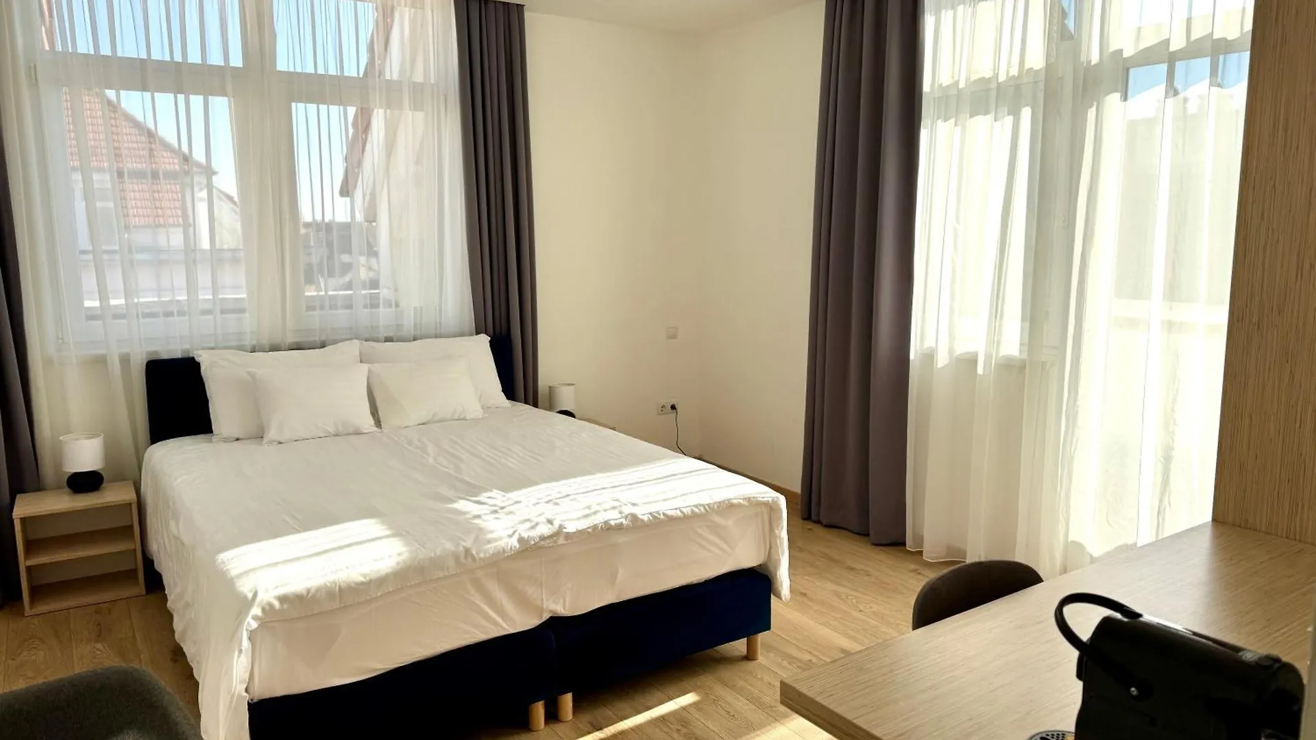 Hotel Rooftop City Residence With Underground Parking Budapest
