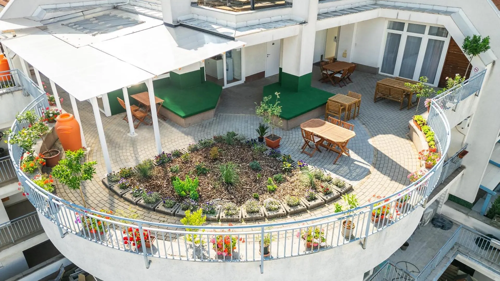 *** Hotel Rooftop City Residence With Underground Parking Budapest Hungary