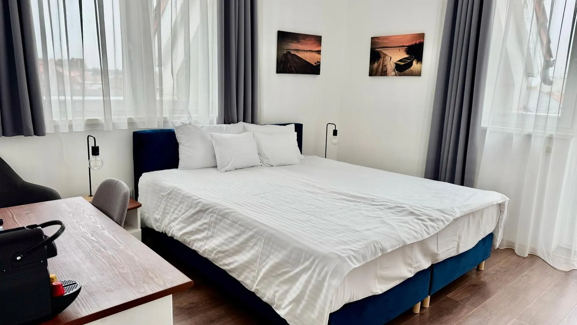 Rooftop City Residence With Deep Garage Budapest Szálloda