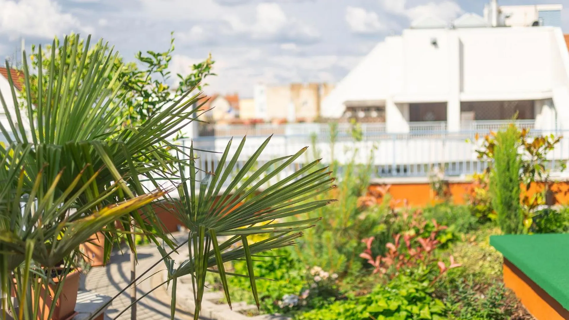 Rooftop City Residence With Deep Garage Budapešť Hotel