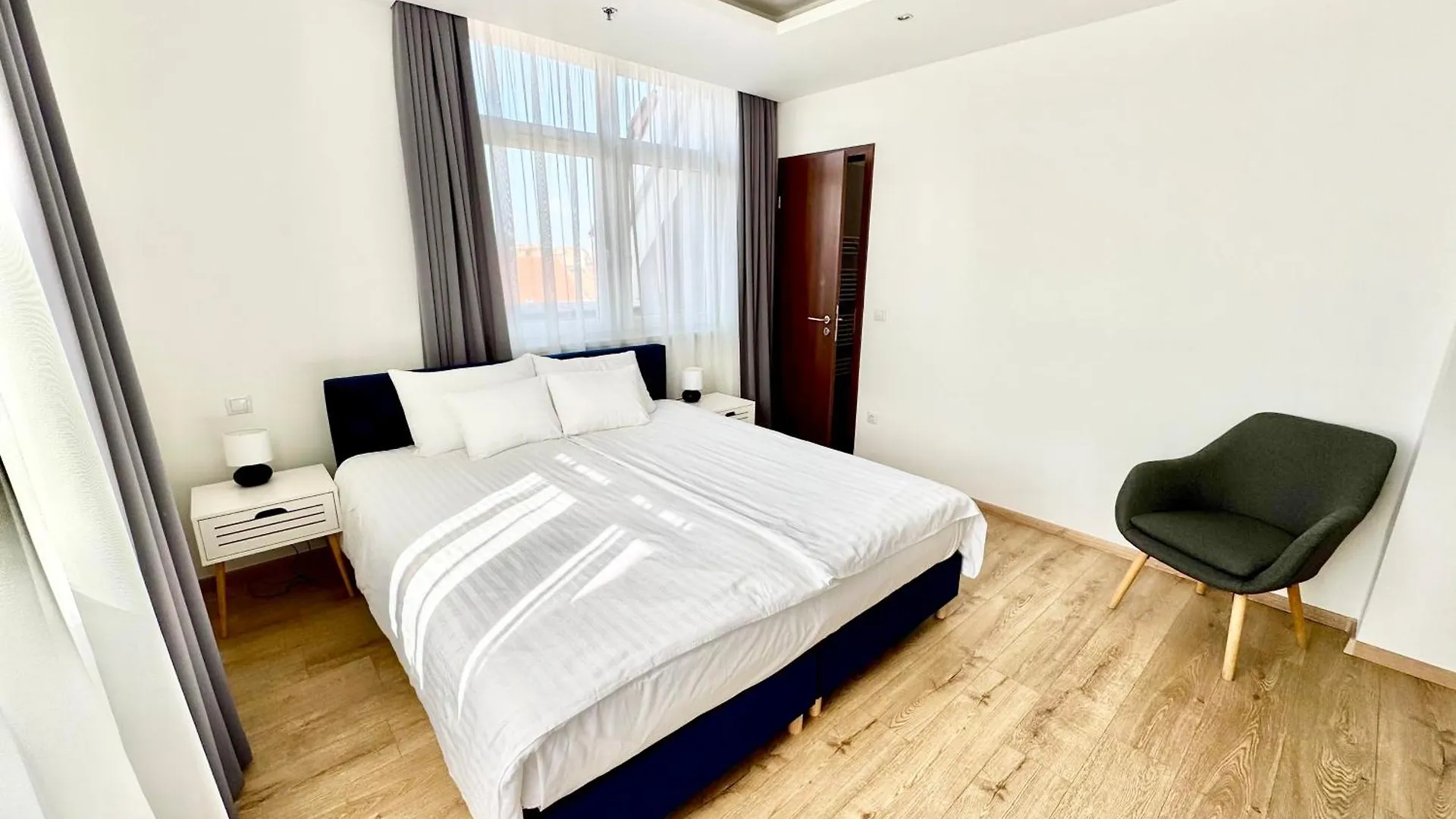 Rooftop City Residence With Underground Parking Budapesta Hotel