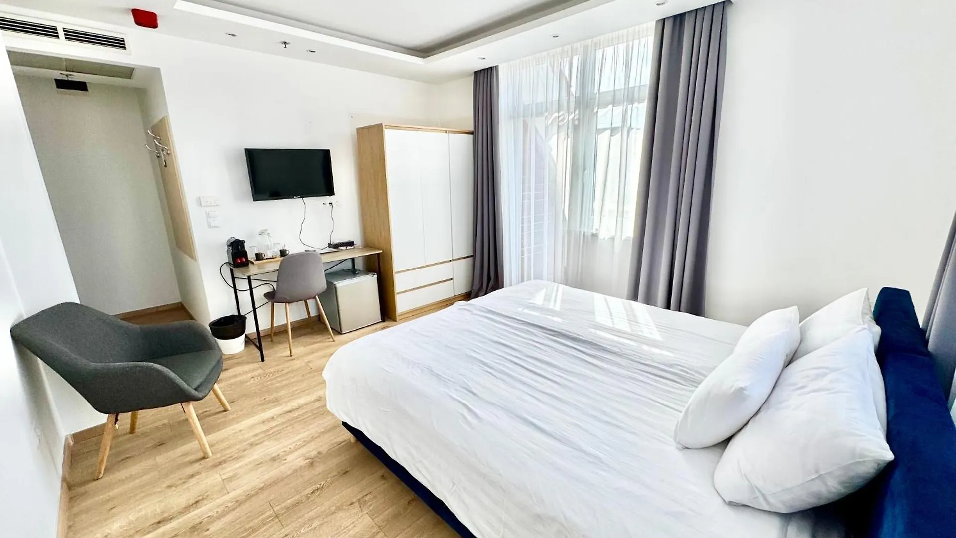 Rooftop City Residence With Deep Garage Budapest Szálloda